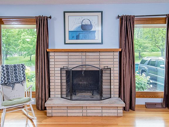 5th image of 2795 Woodbridge St