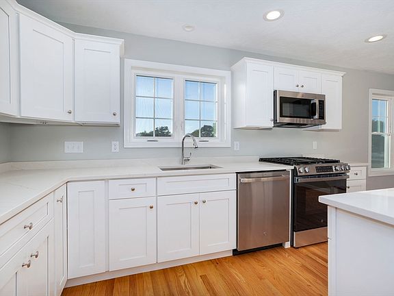 3rd image of 719 S Franklin St #F