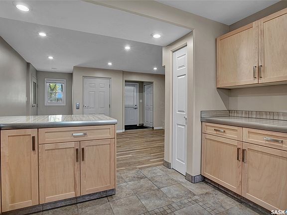 4th image of 3102 Caen Street