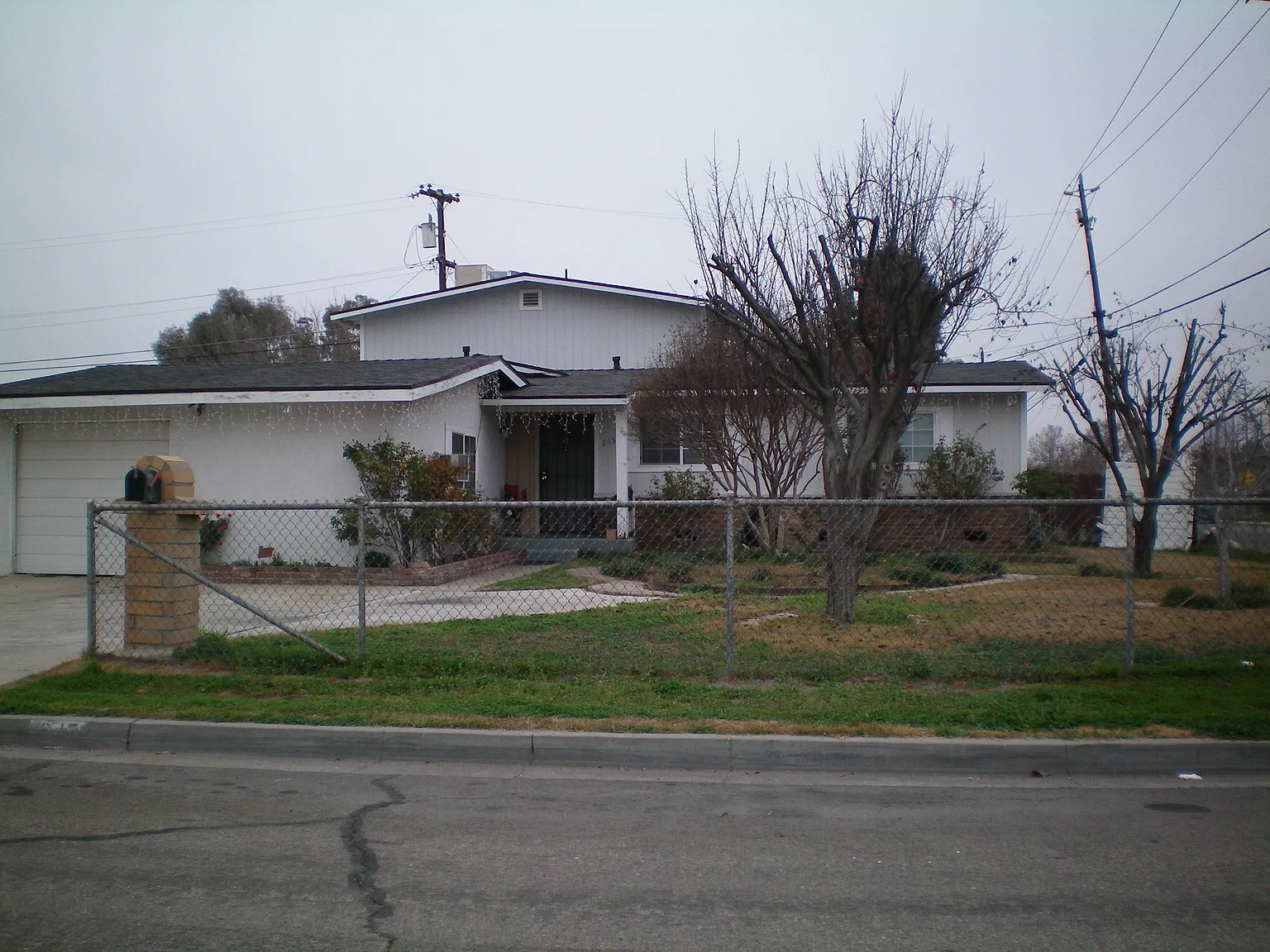 245 Beverly Dr photo 1