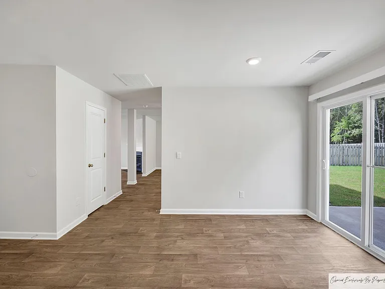 148 Rushton Dr — Photo 9