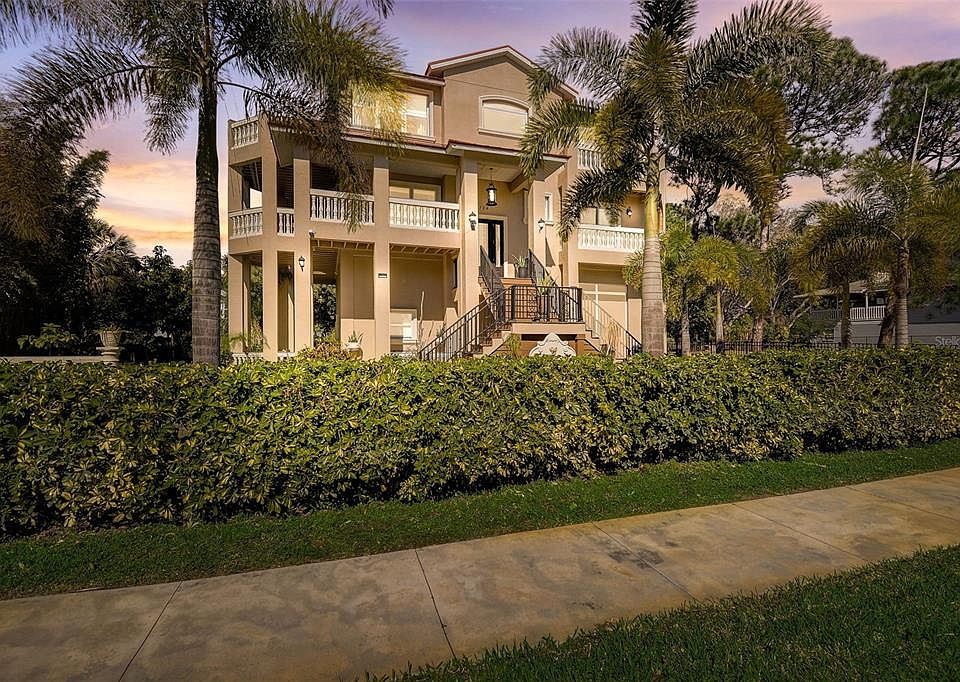 1st image of 1724 GRAND CENTRAL DRIVE