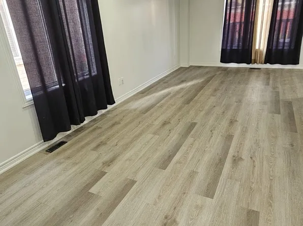 13 Prince Cres, Brampton, ON L7A 2C8