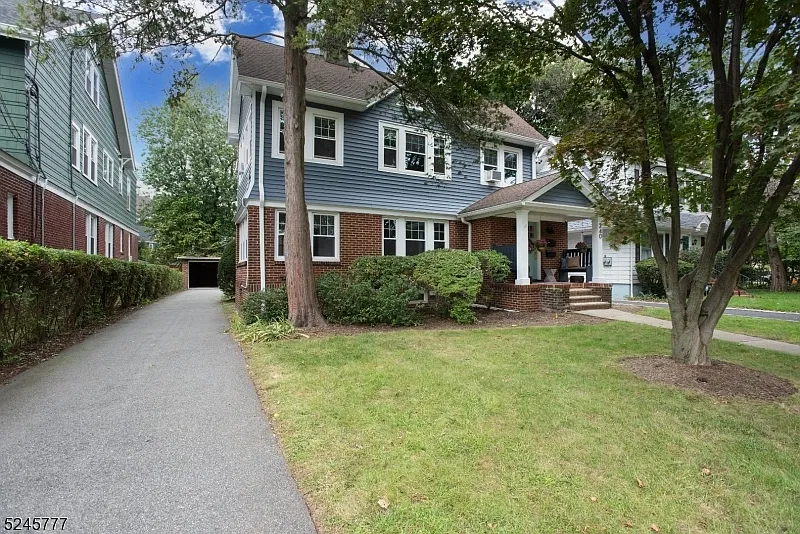 3 bed, 1.0 bath, $4,600 — Photo 2