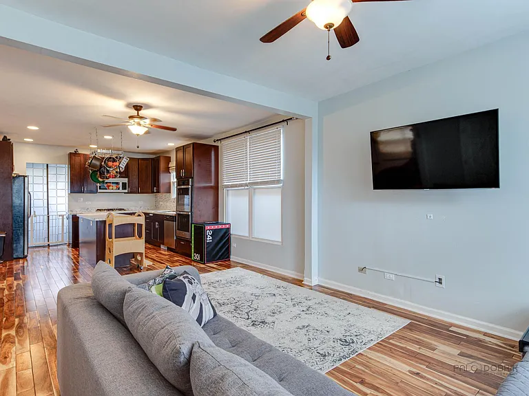4716 W Hutchinson St — Photo 8