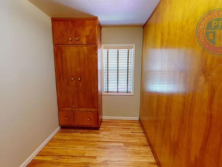 830 NE Sunrise Ln — Photo 12