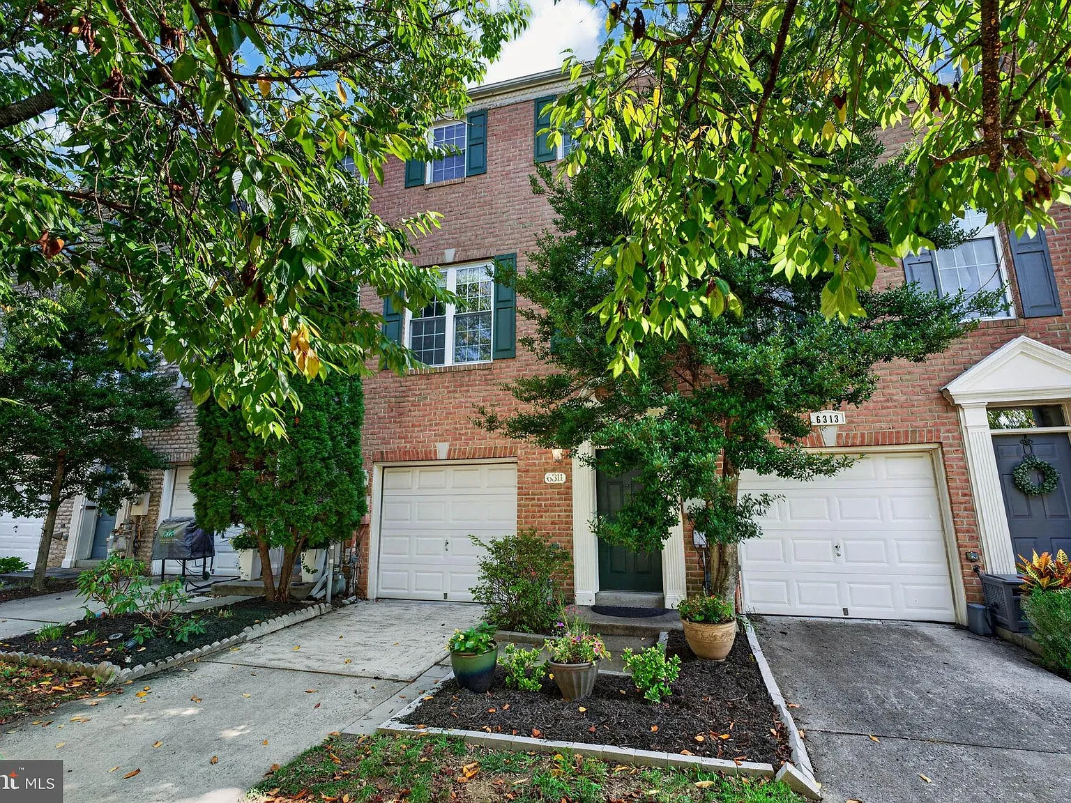 3 bed, 2.5 bath, 1680 sqft, $3,200 — Photo 3