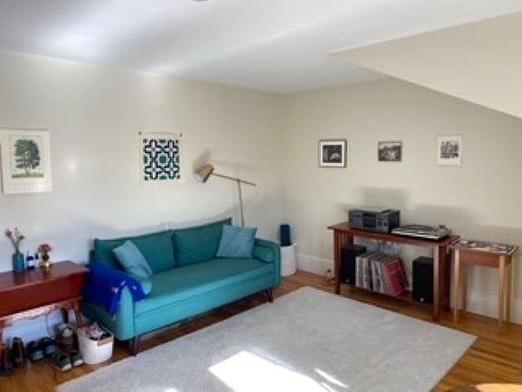 4th image of 275 Highland St