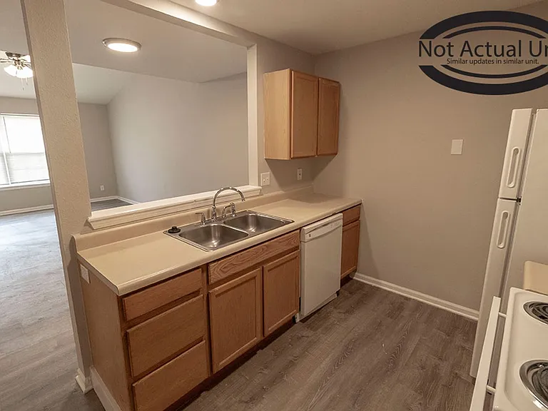 1521 Typhoon Ct — Photo 7