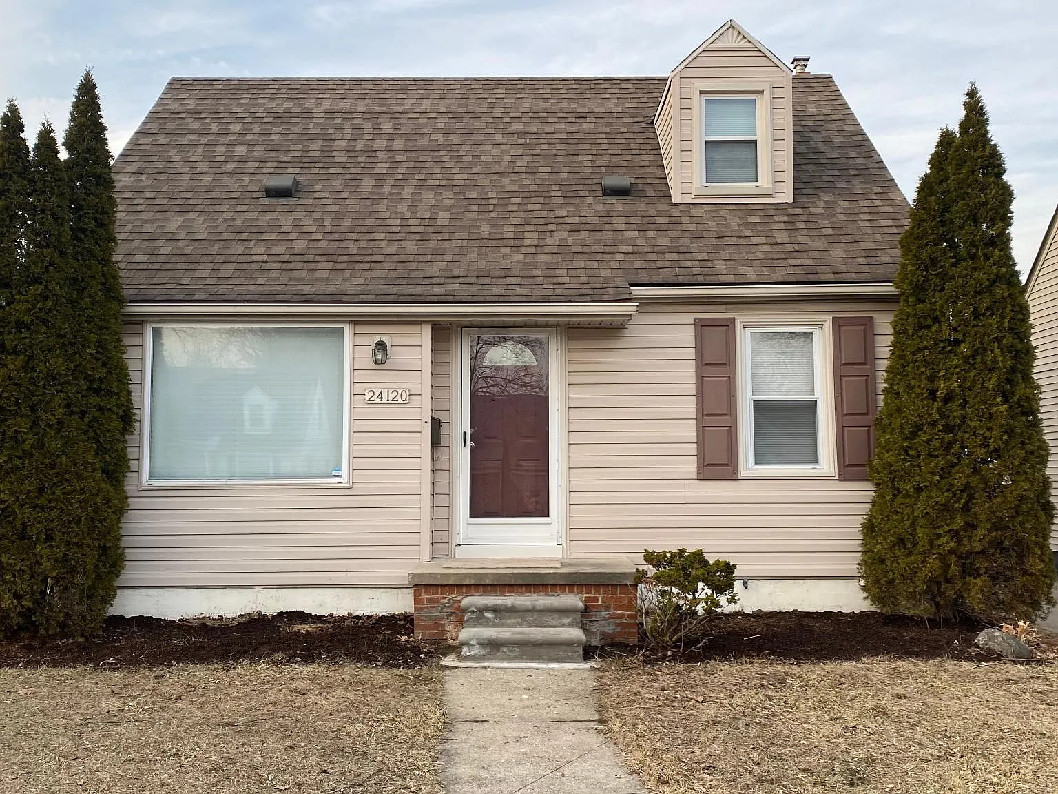3 bed, 1077 sqft, $1,650 — Photo 1