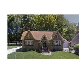 399 Carlton Dr, Eastlake, OH