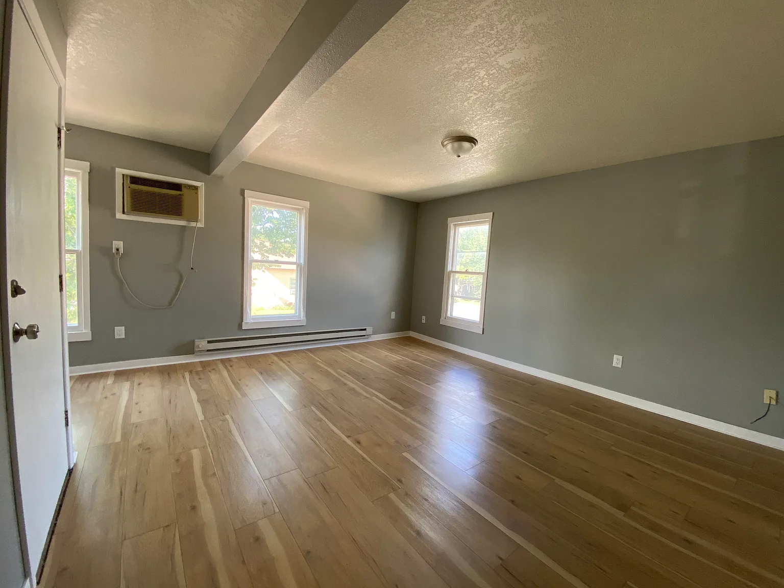 2 bed, 1200 sqft, $1,400 — Photo 4