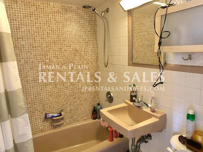 594 Centre St #5 — Photo 13
