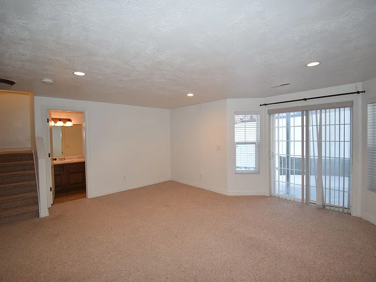2182 E Whitekirk Way — Photo 12