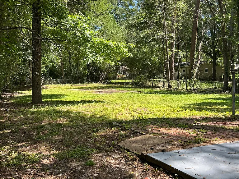 920 Woody Dr — Photo 16