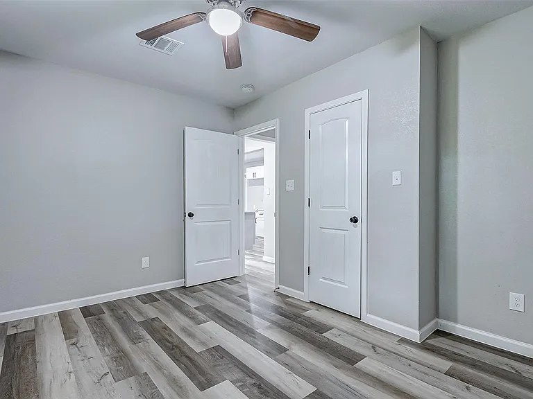 5914 Carew St — Photo 41
