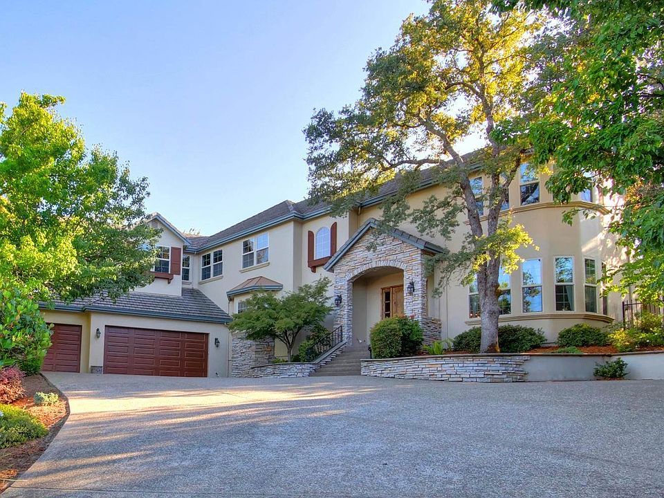 1st image of 742 Lakecrest Dr