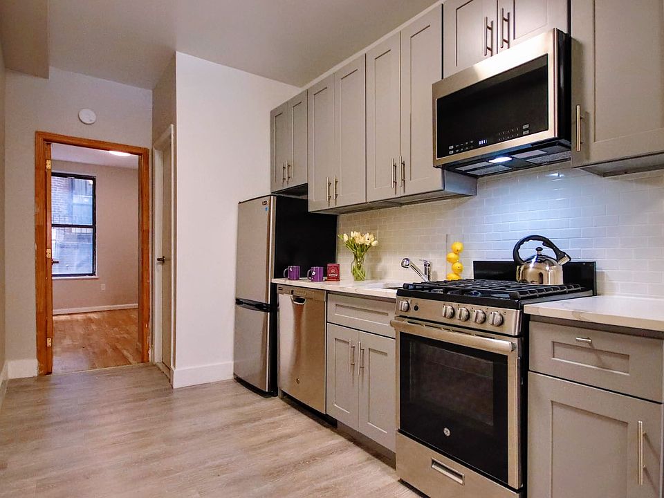 1st image of 200 1st Ave APT 1