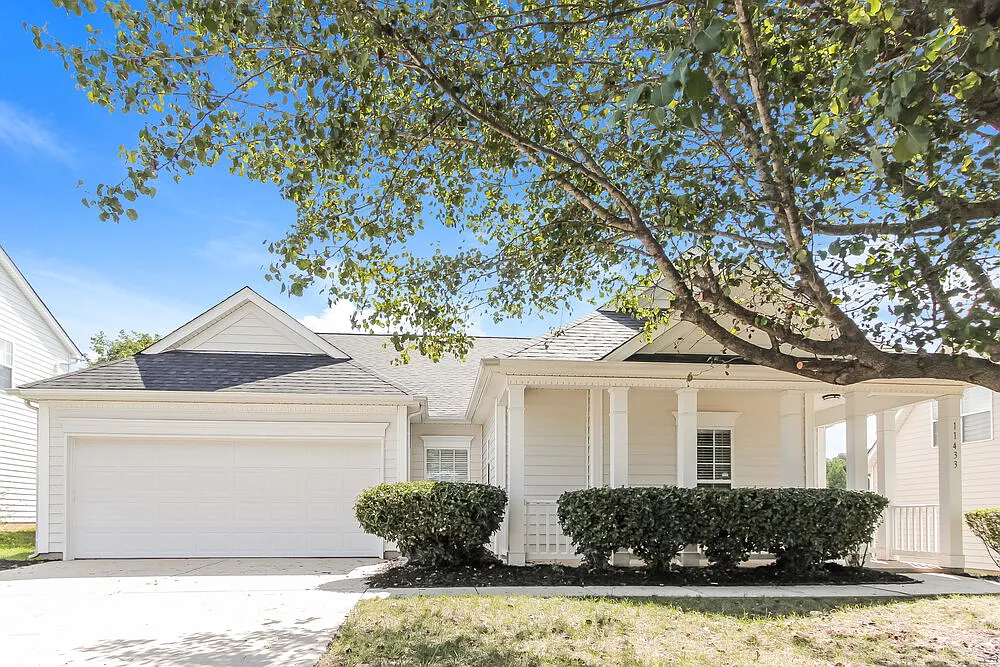 3 bed, 2.0 bath, 1630 sqft, $2,360 — Photo 3