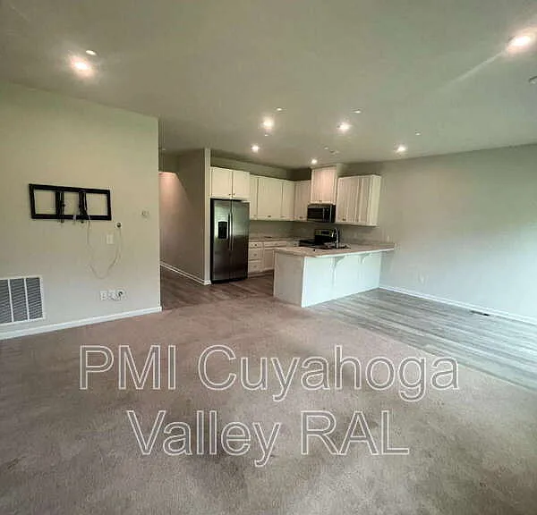 1161 Meadow Run — Photo 4