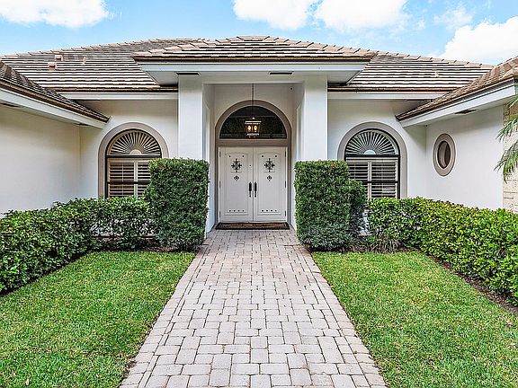 3rd image of 18092 SE Laurel Leaf Ln