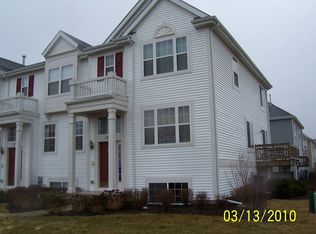 1229 Driftwood Ln, Hampshire, IL 60140