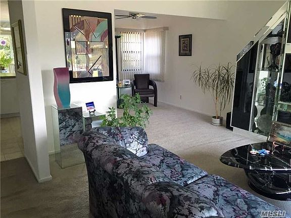 3rd image of 29 Croyden Ln