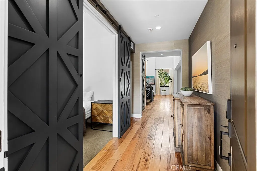 4 bed, 3197 sqft, $13,000 — Photo 3