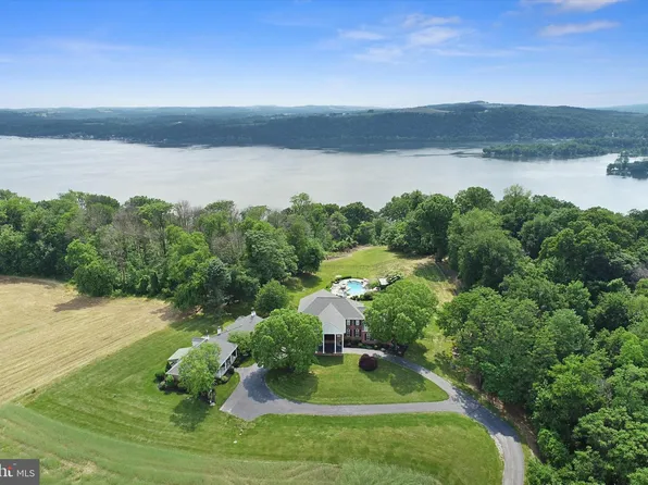 161 Ridgewood Ct, Columbia, PA 17512