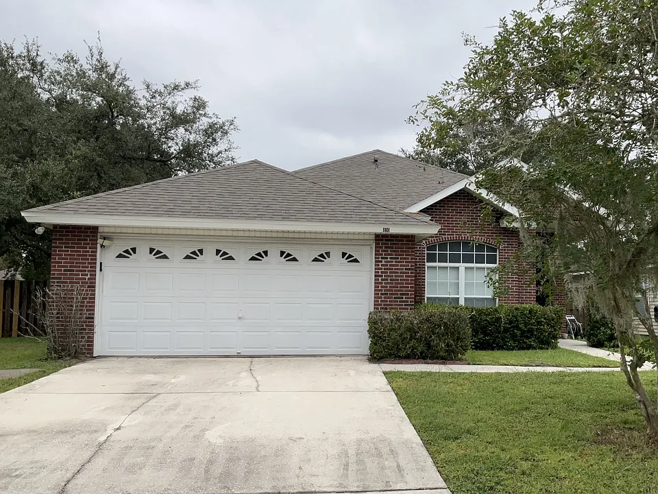 490 Mackenzie Cir