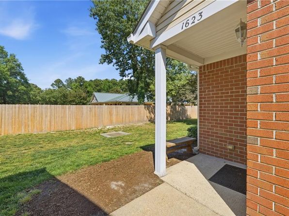 1623 Orchard Grove Dr, Chesapeake, VA 23320
