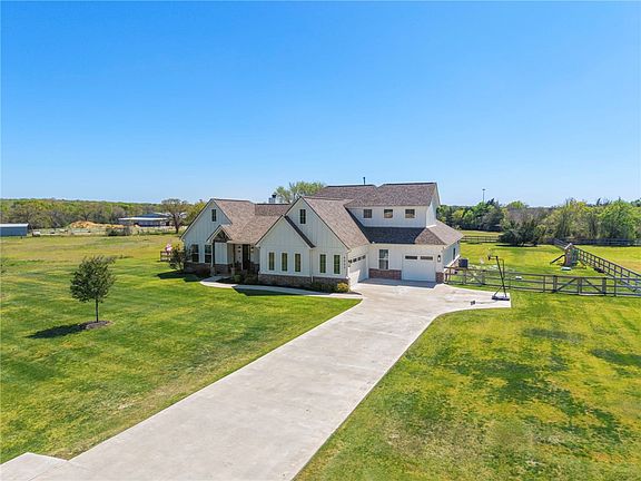 3rd image of 4223 Chukker Ln