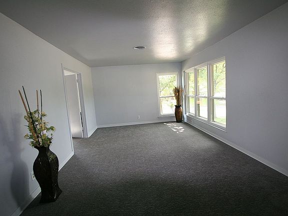 5th image of 655 Cave Ln