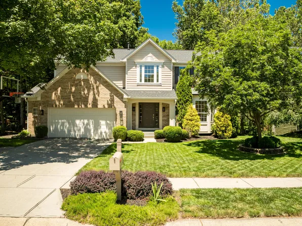 8508 Weaver Woods Pl, Fishers, IN 46038