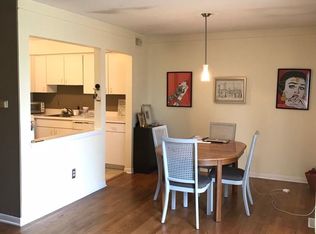 426 Fox Hills Dr N APT 2, Bloomfield, MI 48304