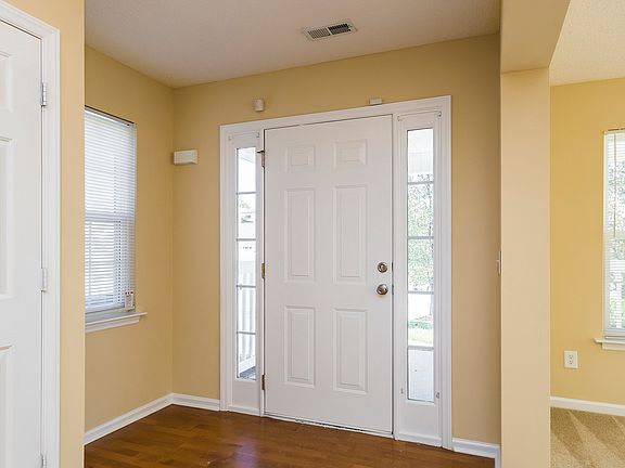 3rd image of 107 Valentine Ct