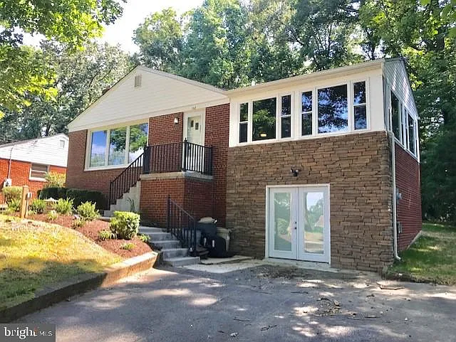 102 Beecher Ave photo 1