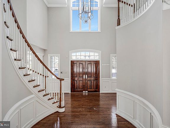 2nd image of 20581 Myers Pl