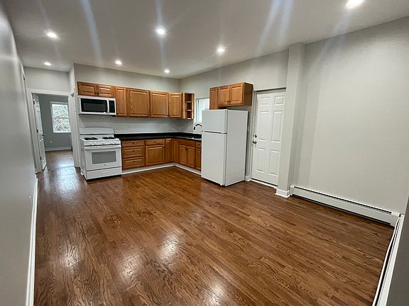 5th image of 1604 Brown Ave APT C