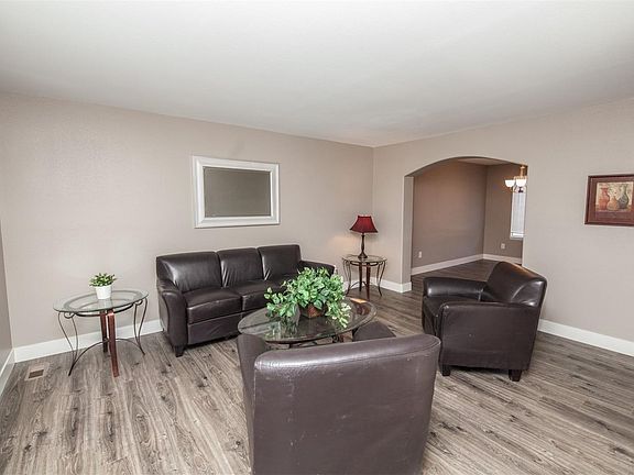 4th image of 19539 E Crestridge Cir