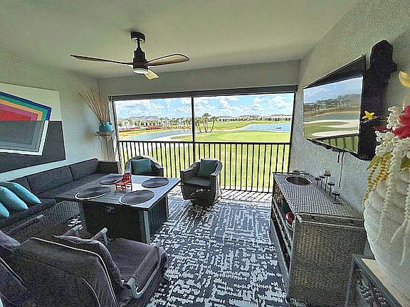 Lanai to 18th green