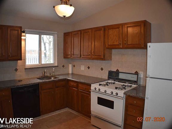 5th image of 22606 Avalon St