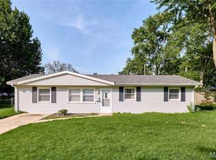 1290 Flicker Dr, Florissant, MO 63031