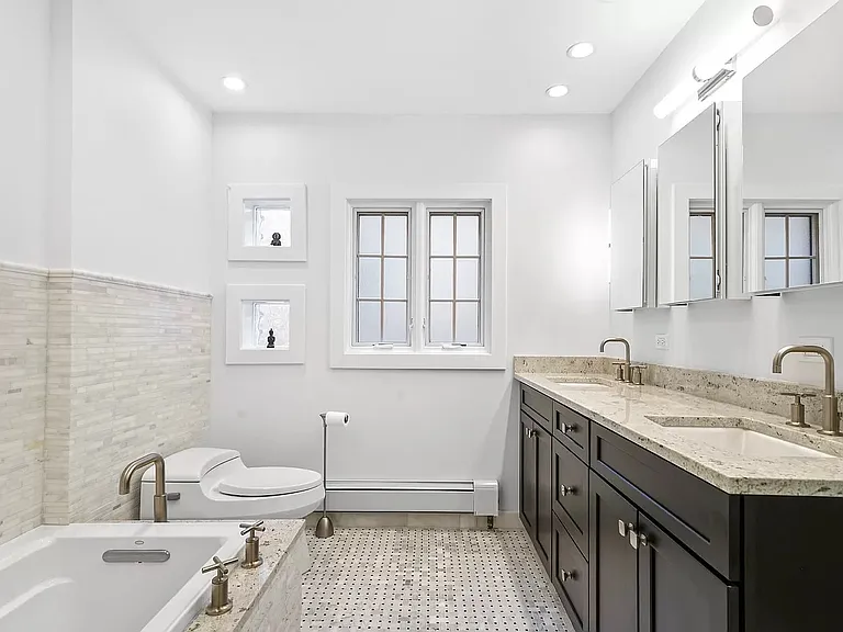 2545 W Lunt Ave #1 — Photo 13