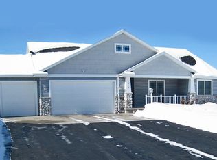 N1917 Rochelle Ct, Greenville, WI 54942