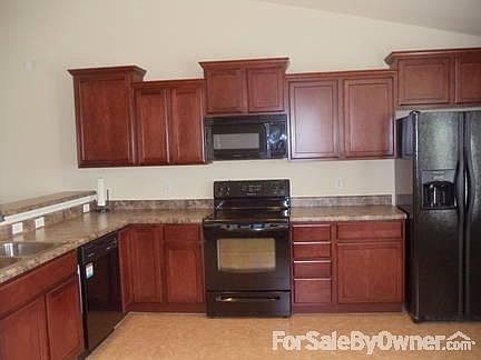 5th image of 418 E 150th St S