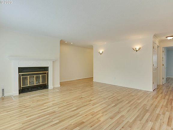 4th image of 12600 SE Freeman Way #225