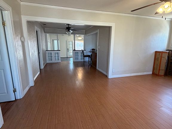 3rd image of 1320 Elm St