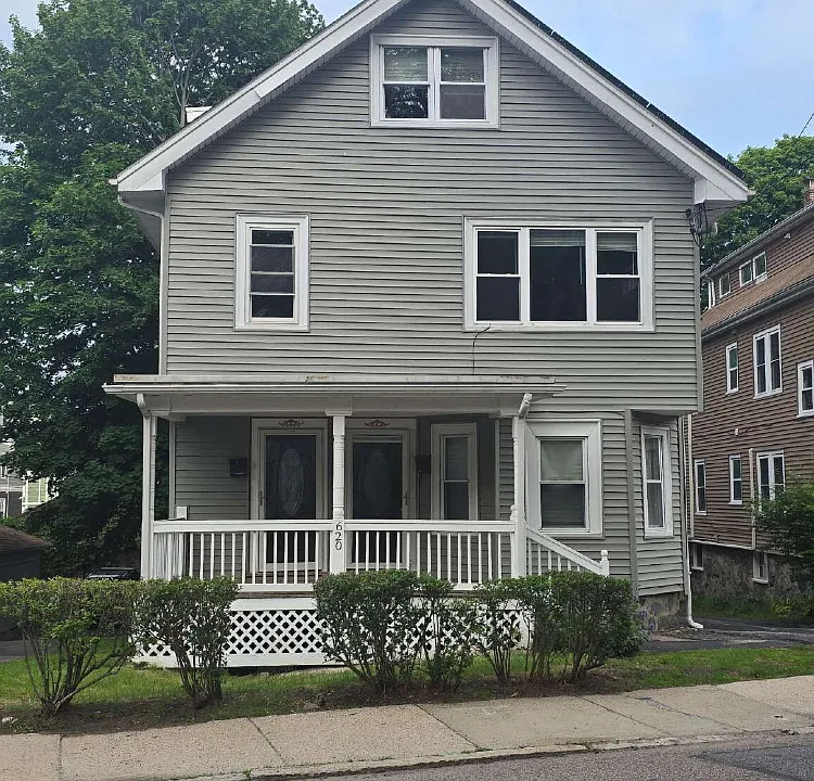 620 South St #2