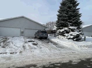 4666 Hayward Rd N, Oakdale, MN 55128